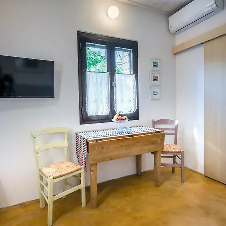 Canava #3 In Santorini Villa Emporio (Santorini)